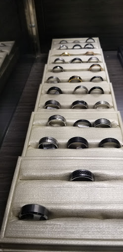 Jewelry Store «Kay Jewelers», reviews and photos, 117 Rosedale Shopping Center, Roseville, MN 55113, USA