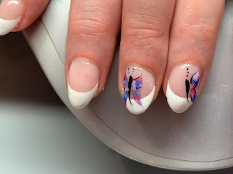 Beauty & Nails - Ihr Studio für & mit Hand und Fuß!