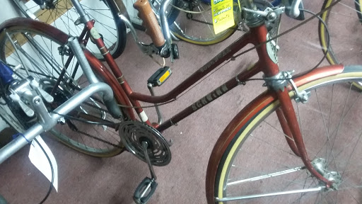 Bicycle Store «Roberts Cycle Shop Chicago», reviews and photos, 7054 N Clark St, Chicago, IL 60626, USA