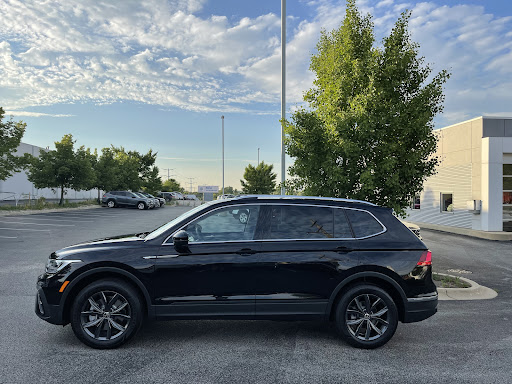 Volkswagen Dealer «Pugi Volkswagen», reviews and photos, 2020 Ogden Ave, Downers Grove, IL 60515, USA