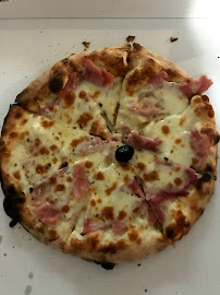 Plats et boissons du Pizzeria mia pizza à Saint-Symphorien-d'Ozon - n°11