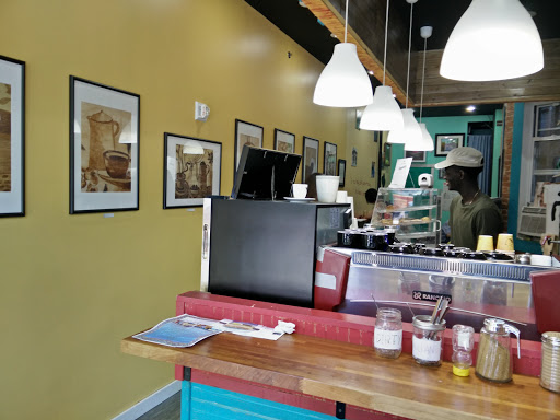 Uptown Roasters Cafe, 135 E 110th St, New York, NY 10029, USA, 