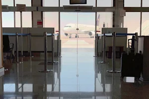 مطار طريف image