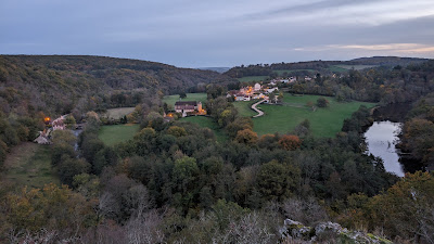 Panorama de la Cure et de l'Abbaye à Domecy-sur-Cure