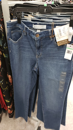 Clothing Store «Burlington Coat Factory», reviews and photos, 7747 Mall Rd, Florence, KY 41042, USA