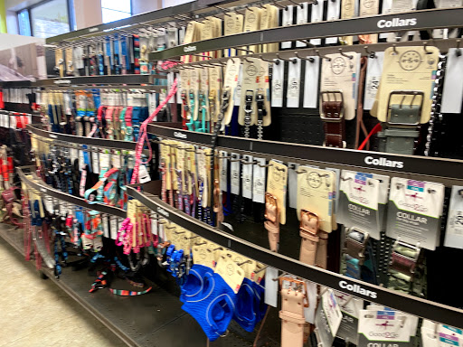 Pet Supply Store «Unleashed by Petco», reviews and photos, 520 S 23rd St, Philadelphia, PA 19146, USA