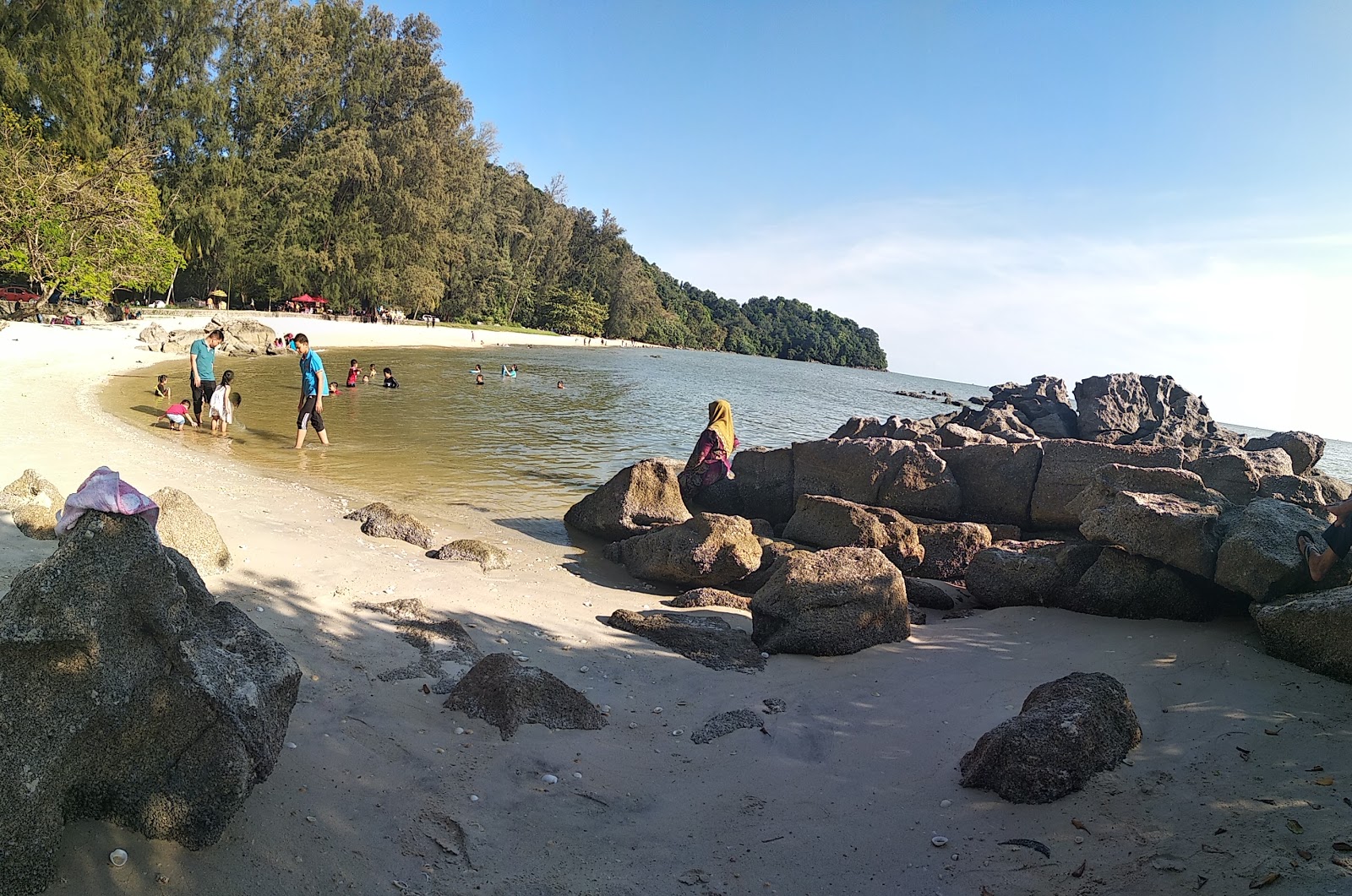 Photo de Teluk Bayu Beach - endroit populaire parmi les connaisseurs de la détente