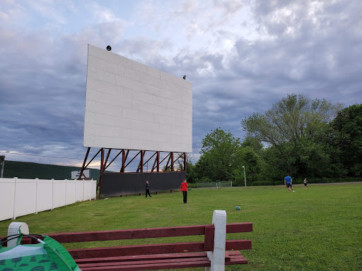 Drive-in Movie Theater «Sky-Vu Drive-In Theater», reviews and photos, 813 E Market St, Lykens, PA 17048, USA