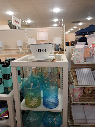 Shopping Mall «Creekside Commons Shopping Center», reviews and photos, Mentor Ave, Mentor, OH 44060, USA