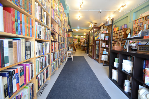 Used Book Store «The Looking Glass», reviews and photos, 823 S Oak Park Ave, Oak Park, IL 60304, USA