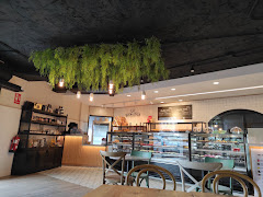 La Buena Miga - Corner Heladería Regma