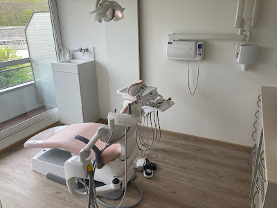 Dr Alix EL ZEIN - Chirurgien dentiste à La Celle-Saint-Cloud