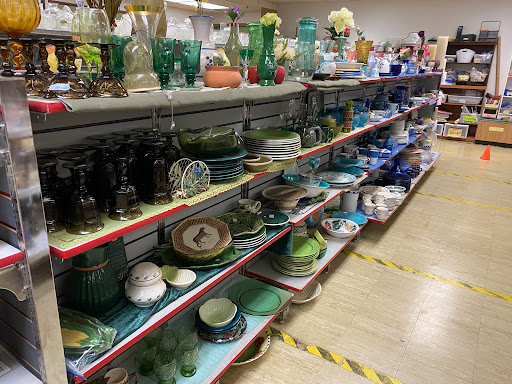 Thrift Store «H2O Help & Hope To Others», reviews and photos, 451 SE Maple St, Dallas, OR 97338, USA