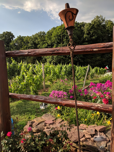 Winery «Paradise Hills Vineyard & Winery», reviews and photos, 15 Windswept Hill Rd, Wallingford, CT 06492, USA