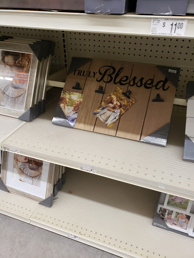 Shopping Mall «Hillside Mall/University Center», reviews and photos, 2509 11th Ave, Greeley, CO 80631, USA