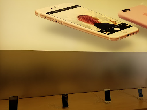 Computer Store «Apple Reston», reviews and photos, 11949 Market St, Reston, VA 20190, USA