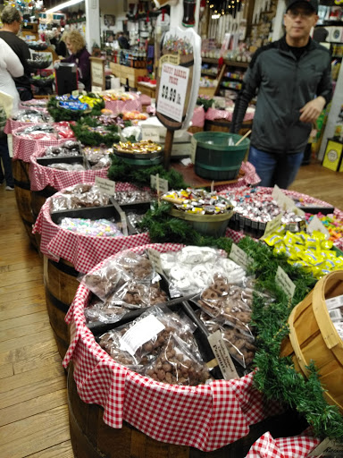 General Store «Mast General Store Hendersonville», reviews and photos, 527 N Main St, Hendersonville, NC 28792, USA