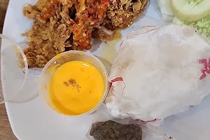 Labbaik Chicken Caringin Sukabumi image