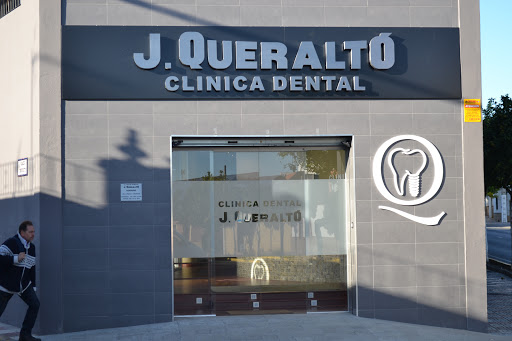 Clínica Dental J. Queraltó Dentista en Espartinas Aljarafe en Espartinas, Sevilla