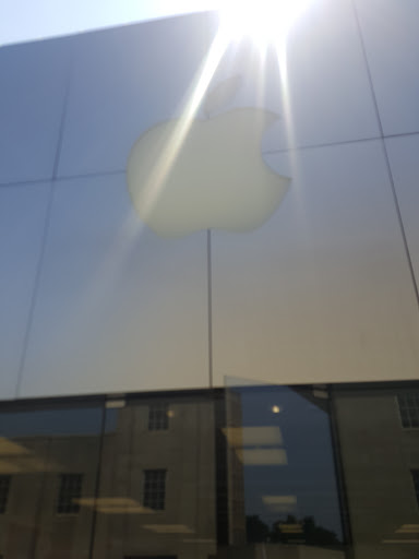 Computer Store «Apple Suburban Square», reviews and photos, 61 Saint James Pl, Ardmore, PA 19003, USA