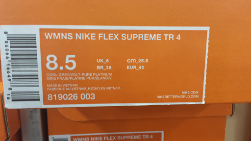 Shoe Store «DSW Designer Shoe Warehouse», reviews and photos, 8502 Eager Rd, Brentwood, MO 63144, USA