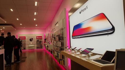Cell Phone Store «T-Mobile», reviews and photos, 6952 Katella Ave, Cypress, CA 90630, USA