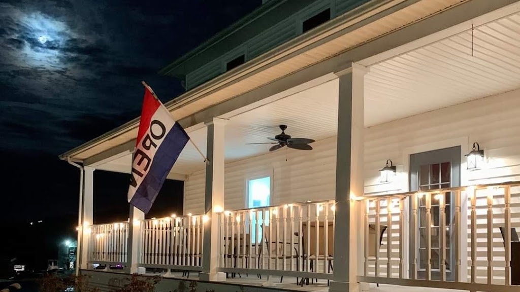 RHouse wine & cafe 22810