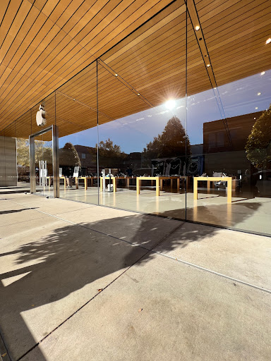 Computer Store «Apple Southlake Town Square», reviews and photos, 260 Grand Ave, Southlake, TX 76092, USA