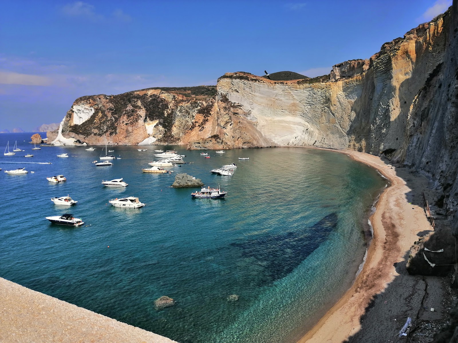 Photo of Chiaia di Luna with light fine pebble surface