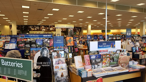 Book Store «Barnes & Noble», reviews and photos, 2134 NJ-35, Holmdel, NJ 07733, USA