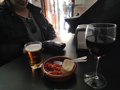 Cafe Bar Con 8 Basta Av. Portugal, 2, 06100 Olivenza, Badajoz, España