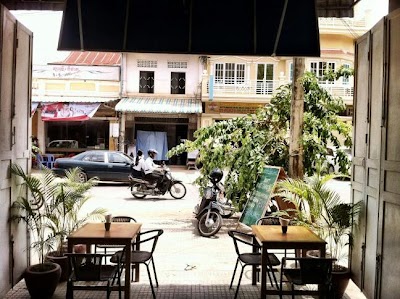 Photos of The Lonely Tree Caf&eacute;