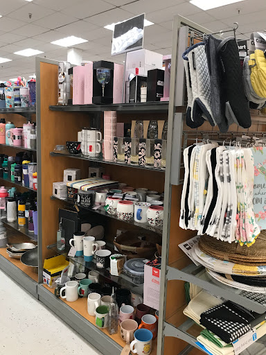 Department Store «T.J. Maxx», reviews and photos, 331 New Jersey 18, East Brunswick, NJ 08816, USA