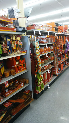 Dollar Store «FAMILY DOLLAR», reviews and photos, 7705 W Hillsborough Ave, Tampa, FL 33615, USA