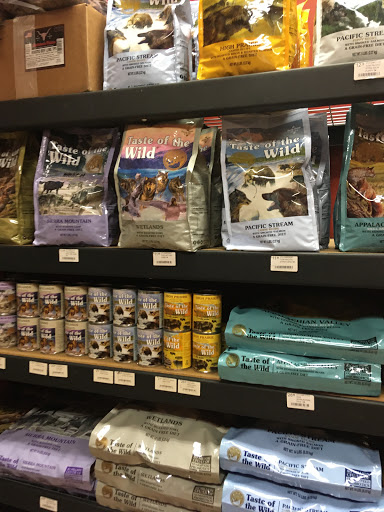 Pet Supply Store «Munchies Natural Pet Foods», reviews and photos, 2896 W Bay Dr, Belleair Bluffs, FL 33770, USA