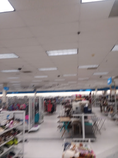 Clothing Store «Ross Dress for Less», reviews and photos, 1023 Edwards Ferry Rd NE, Leesburg, VA 20176, USA