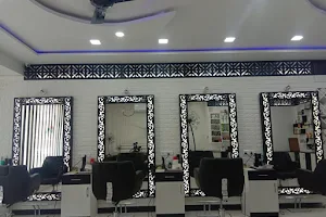 Usman's Shahnaz-2 unisex salon image