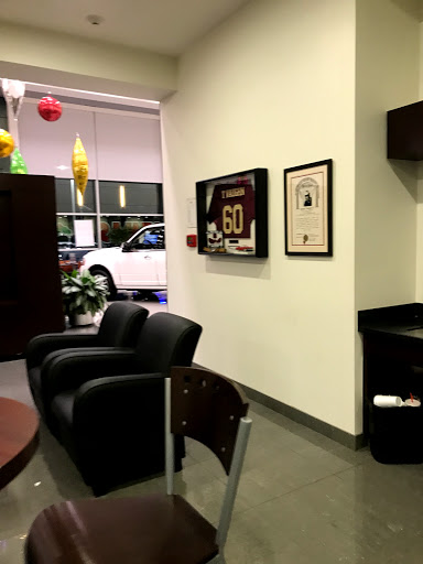 Car Dealer «Tommie Vaughn Ford», reviews and photos, 1201 N Shepherd Dr, Houston, TX 77008, USA