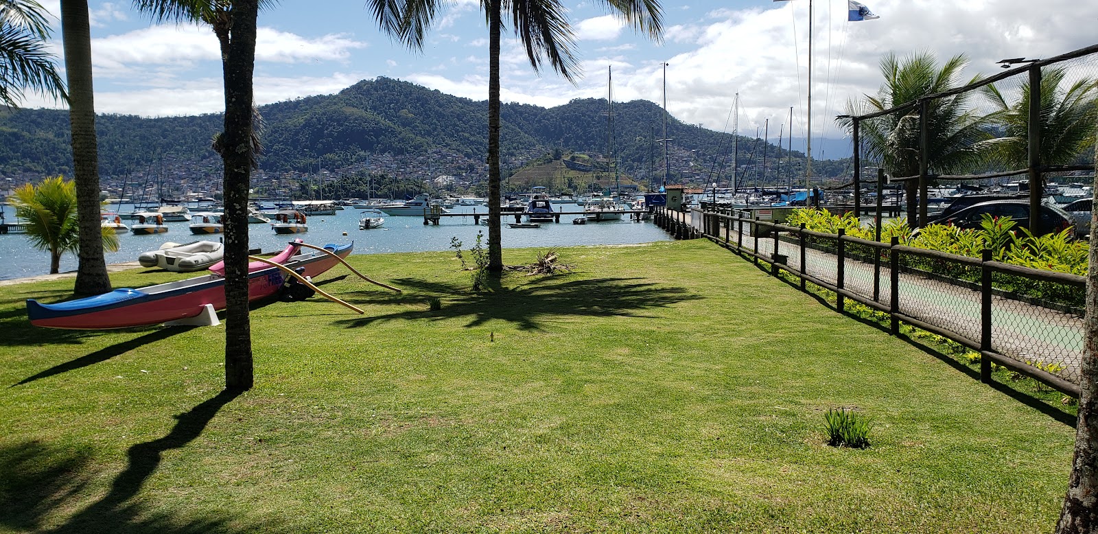 Zdjęcie Praia das Marinas i osada