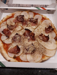 Pizza Heart Via Monte Grappa, 26, 36066 Sandrigo VI, Italia