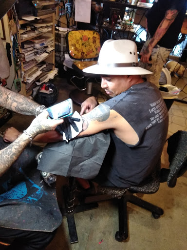 Tattoo Shop «Tinta Rebelde Custom Tattoos», reviews and photos, 133 E 3rd St, Los Angeles, CA 90013, USA
