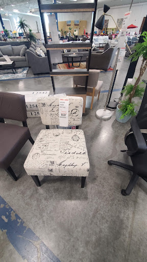 Outlet Store «Rooms To Go Outlet Furniture Store - Pearl River», reviews and photos, 63295 Old Military Rd, Pearl River, LA 70452, USA