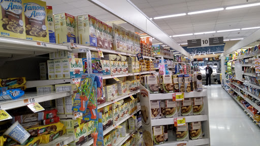 Shopping Mall «New Horizons Shopping Mall», reviews and photos, 961 E 174th St, Bronx, NY 10460, USA