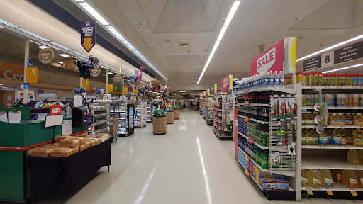 Grocery Store «Stop & Shop», reviews and photos, 141 Main St, Foxborough, MA 02035, USA