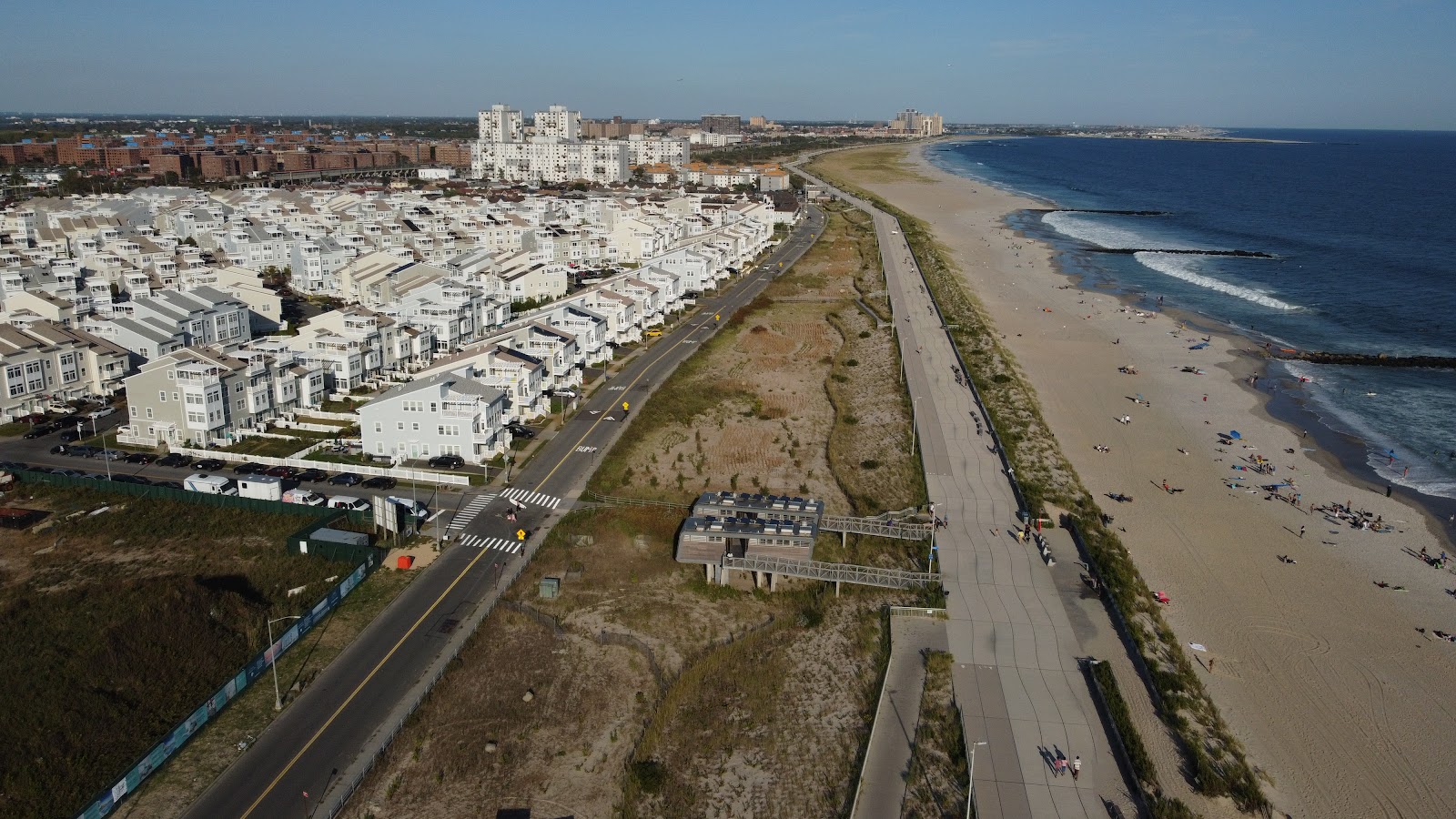 Foto von Rockaway Park Beach mit beiger sand Oberfläche