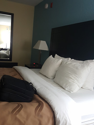 Hotel «Quality Inn & Suites West Waterpark», reviews and photos, 317 N Cedar Bluff Rd, Knoxville, TN 37923, USA