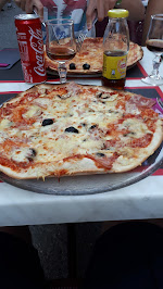Plats et boissons du Pizzeria Sarl Anto-comi à Villeneuve-de-Berg - n°1
