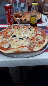 Pizza du Pizzeria Sarl Anto-comi à Villeneuve-de-Berg - n°1