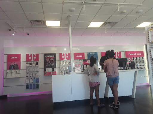 Cell Phone Store «T-Mobile», reviews and photos, 521 Belmont St, Brockton, MA 02301, USA