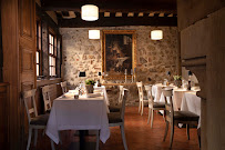 Atmosphère du Restaurant français Le Vieux Honfleur - Collection Saint Siméon - Restaurant sur le port d'Honfleur - n°7